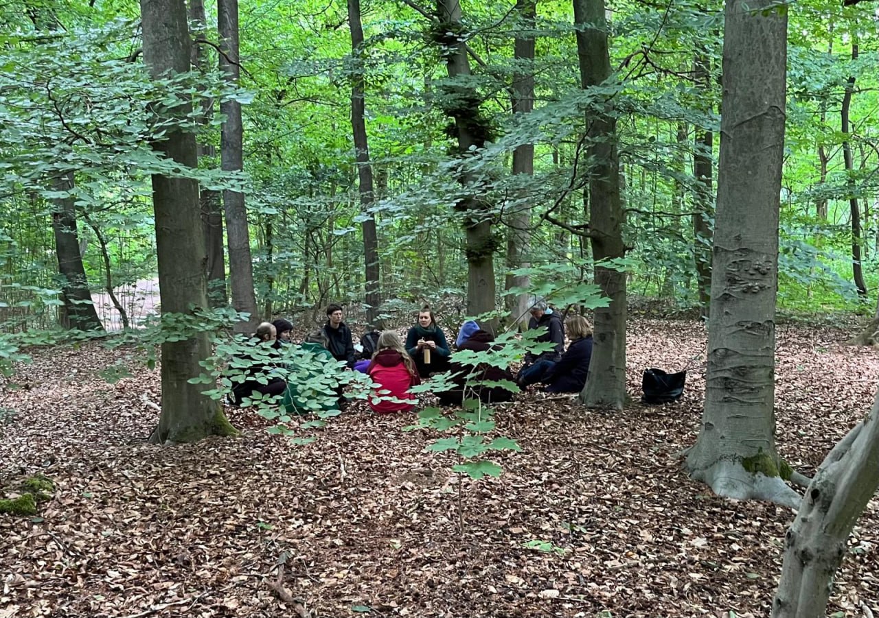 Frühlingsritual im Volkspark – raus aus dem Kopf, rein in Beziehung