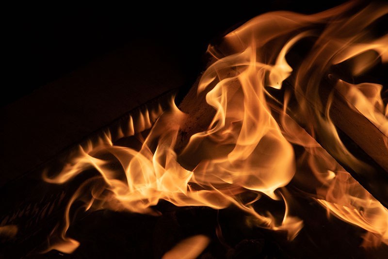 Sommersonnenwende mit Lagerfeuer, Trommeln, Singen und Tanzen